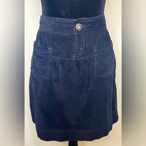 Athleta black corduroy skirt zip and button closure front/back pockets 6 EUC